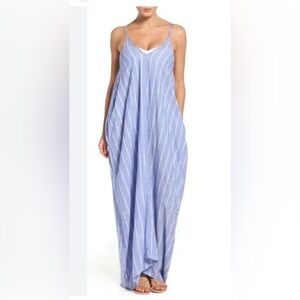 Elan woman’s coverup maxi dress.